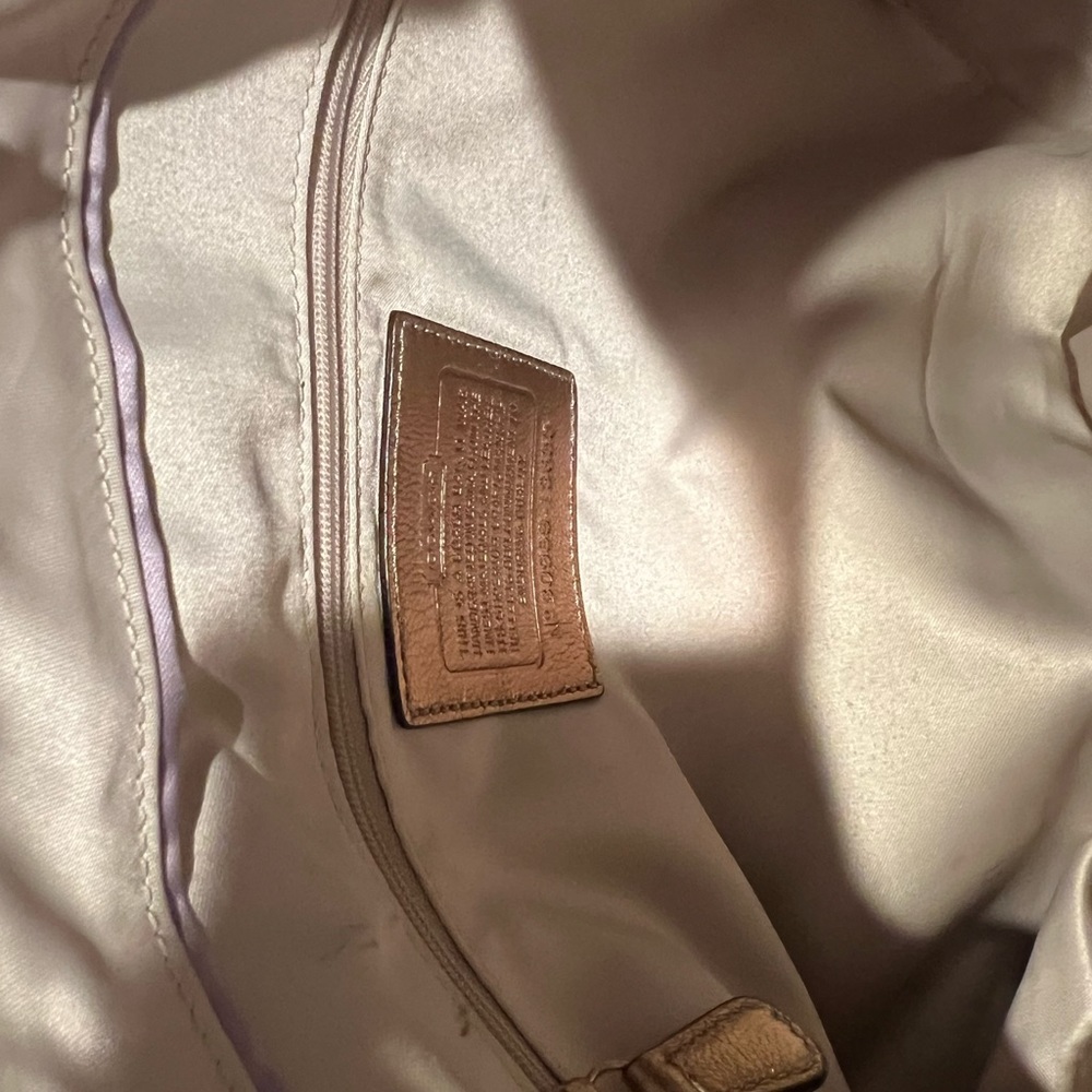 ❤️❤️❤️💕Coach Allie Leather Gold Shoulder Bag❤️❤️♥️💕 - Picture 11 of 16